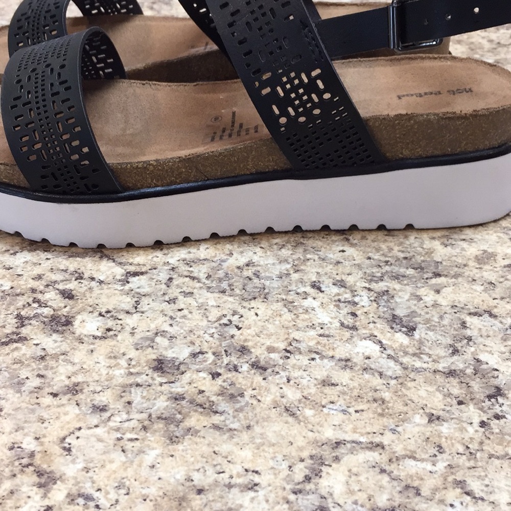 NOT RATED Platform Sandals - Picture 4 of 8